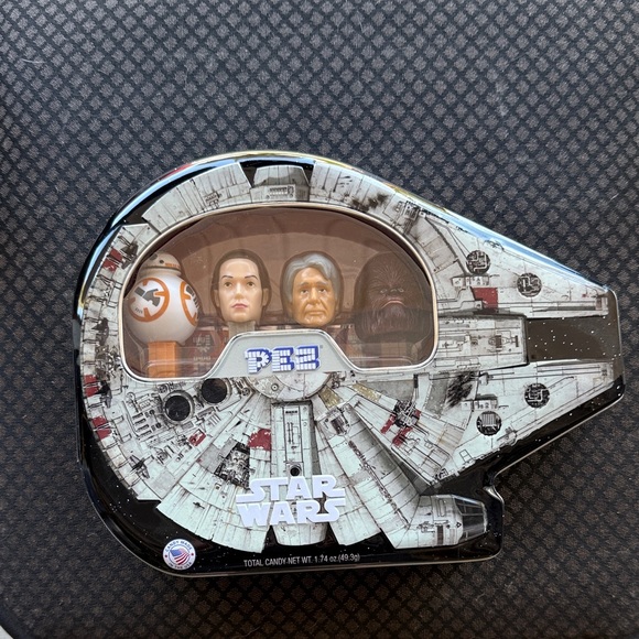 Star Wars Millennium Falcon Tin with Characters - White and Black - Picture 1 of 4